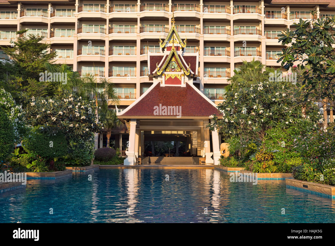 Thai luxury hi-res stock photography and images - Alamy