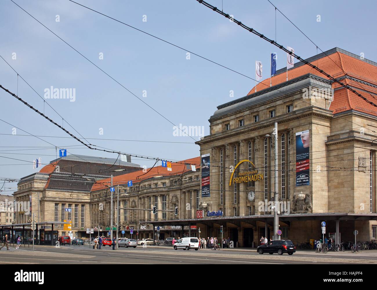 Leipzig Hauptbahnhof, Hbf, main railway station Stock Photo - Alamy