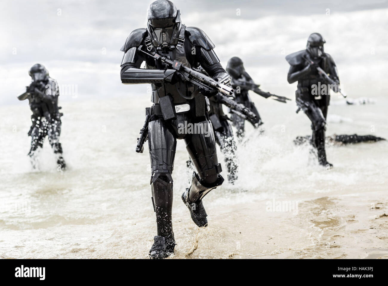 ROGUE ONE: A STAR WARS STORY (2016) DEATH TROOPER GARETH EDWARDS (DIR) MOVIESTORE COLLECTION LTD Stock Photo