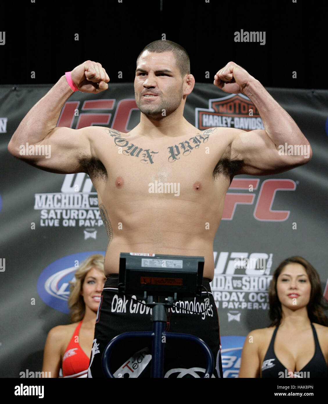 Cain Velasquez Stock Photos & Cain Velasquez Stock Images - Alamy