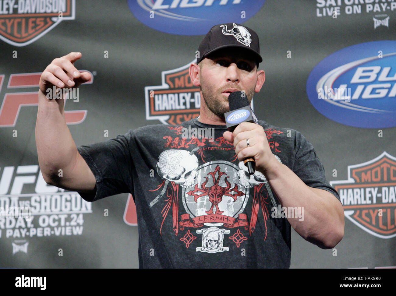 Shane Carwin in Los Angeles, California on October 23, 2009. Photo by ...