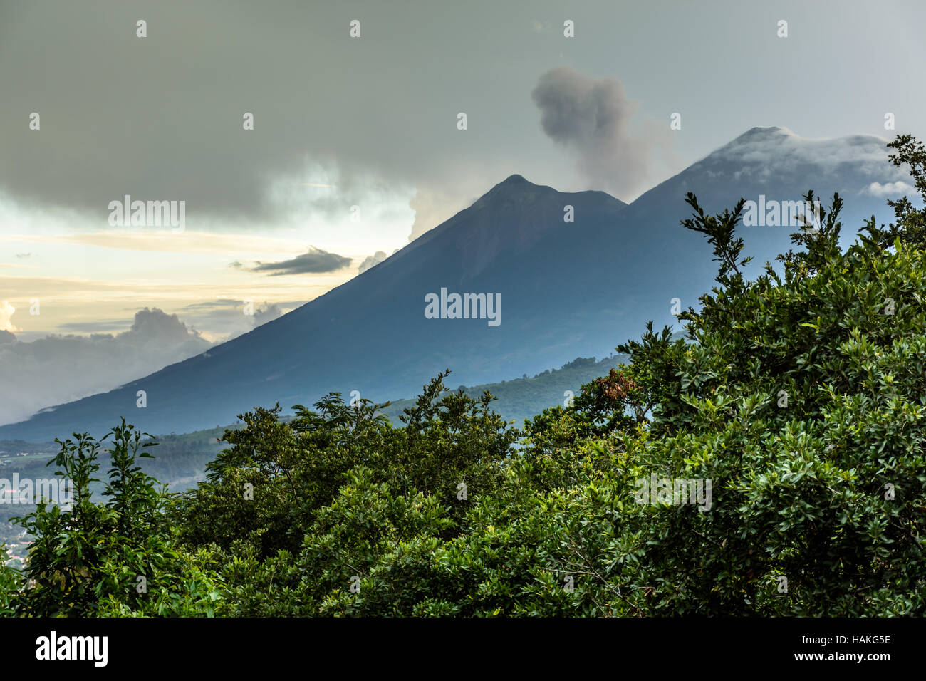 Volcanoes In Antigua Guatemala Hi Res Stock Photography And Images Alamy