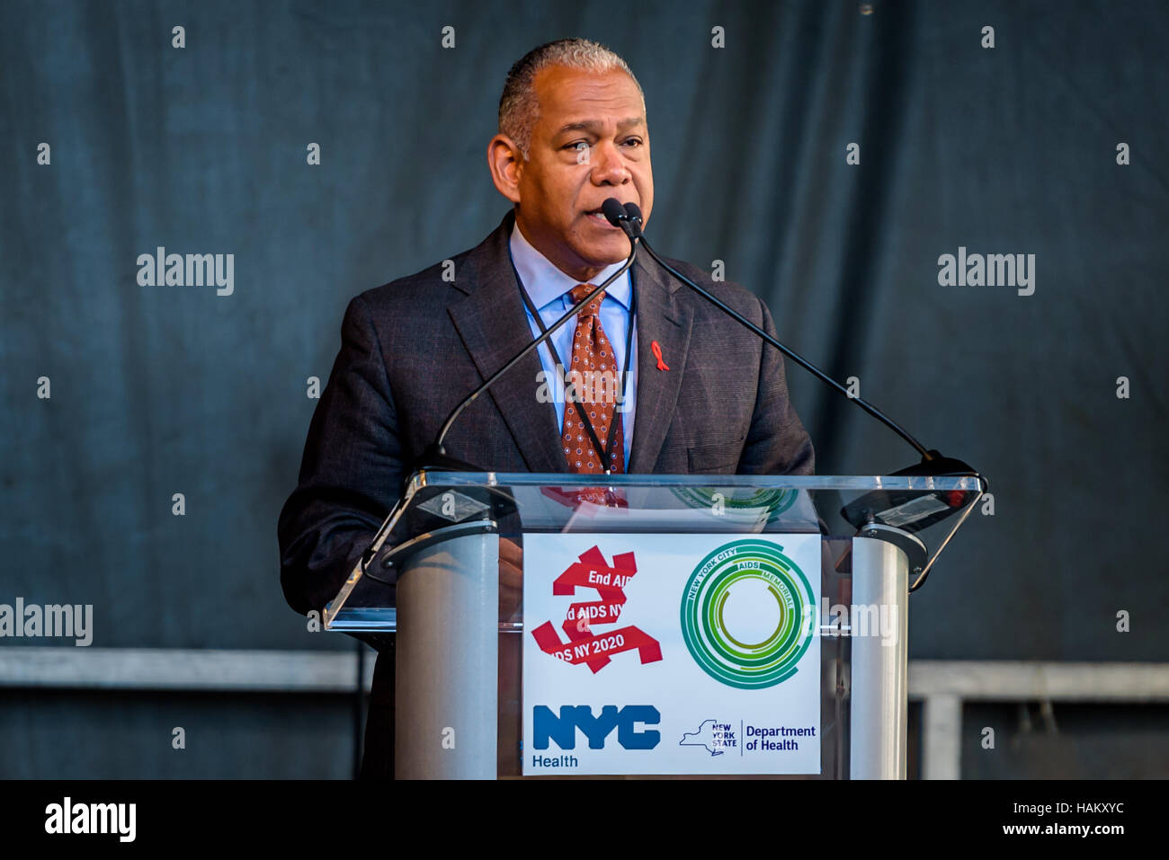 New York, United States. 01st Dec, 2016. Mitchell J. Silver, Commissioner of the New York City Department of Parks and Recreation - Community leaders, activists, and elected officials gathered for a World AIDS Day program and formal dedication ceremony of New York City AIDS Memorial Park at St. Vincent's Triangle. The event was hosted by the New York City AIDS Memorial Board of Directors and representatives from End AIDS NY 2020, the New York City Department of Health and Mental Hygiene, and the New York State Department of Health. Credit:  Erik McGregor/Pacific Press/Alamy Live News Stock Photo