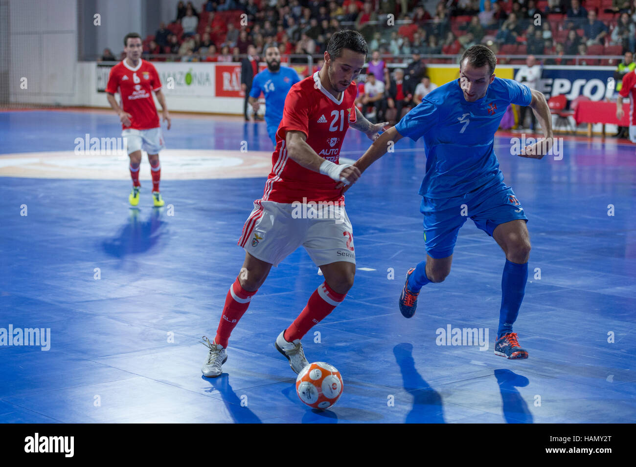 Lisbon, Portugal. 1st December, 2016. Benfica's winger from Portugal Miguel Castro (21) and Belenenses's winger from Portugal Tiago Pinto (7) in action during the game SL Benfica v CF Os Belenenses Credit:  Alexandre de Sousa/Alamy Live News Stock Photo