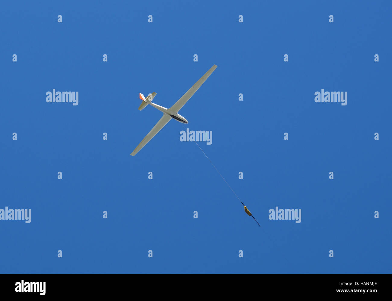 Glider towing aircraft hires stock photography and images Alamy