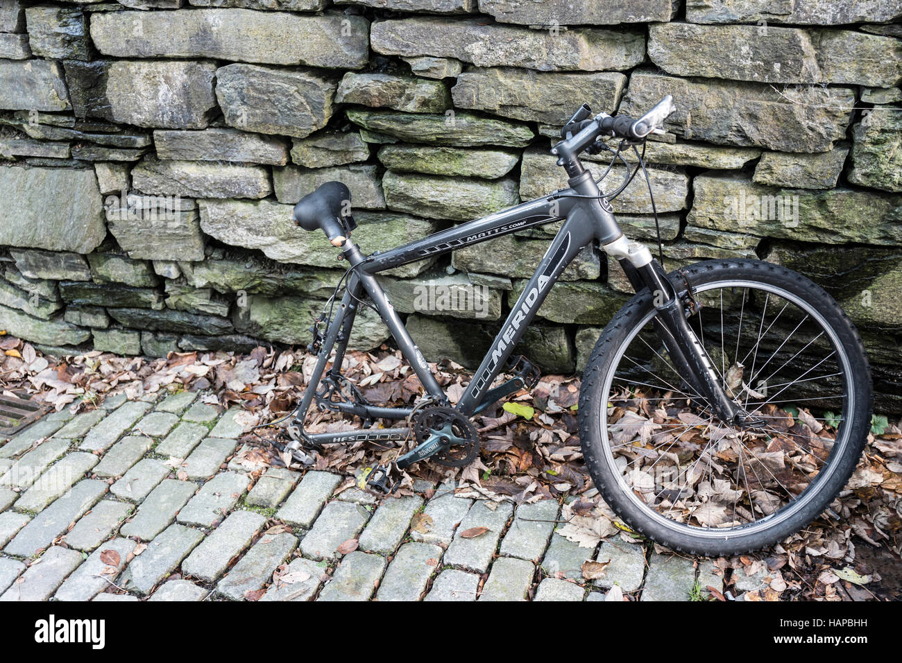 Bike wheel missing hi res stock photography and images Alamy