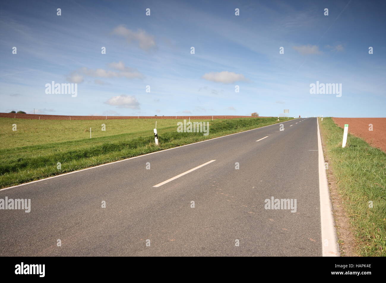 Page 3 Fahrbahnmarkierung High Resolution Stock Photography And Images Alamy