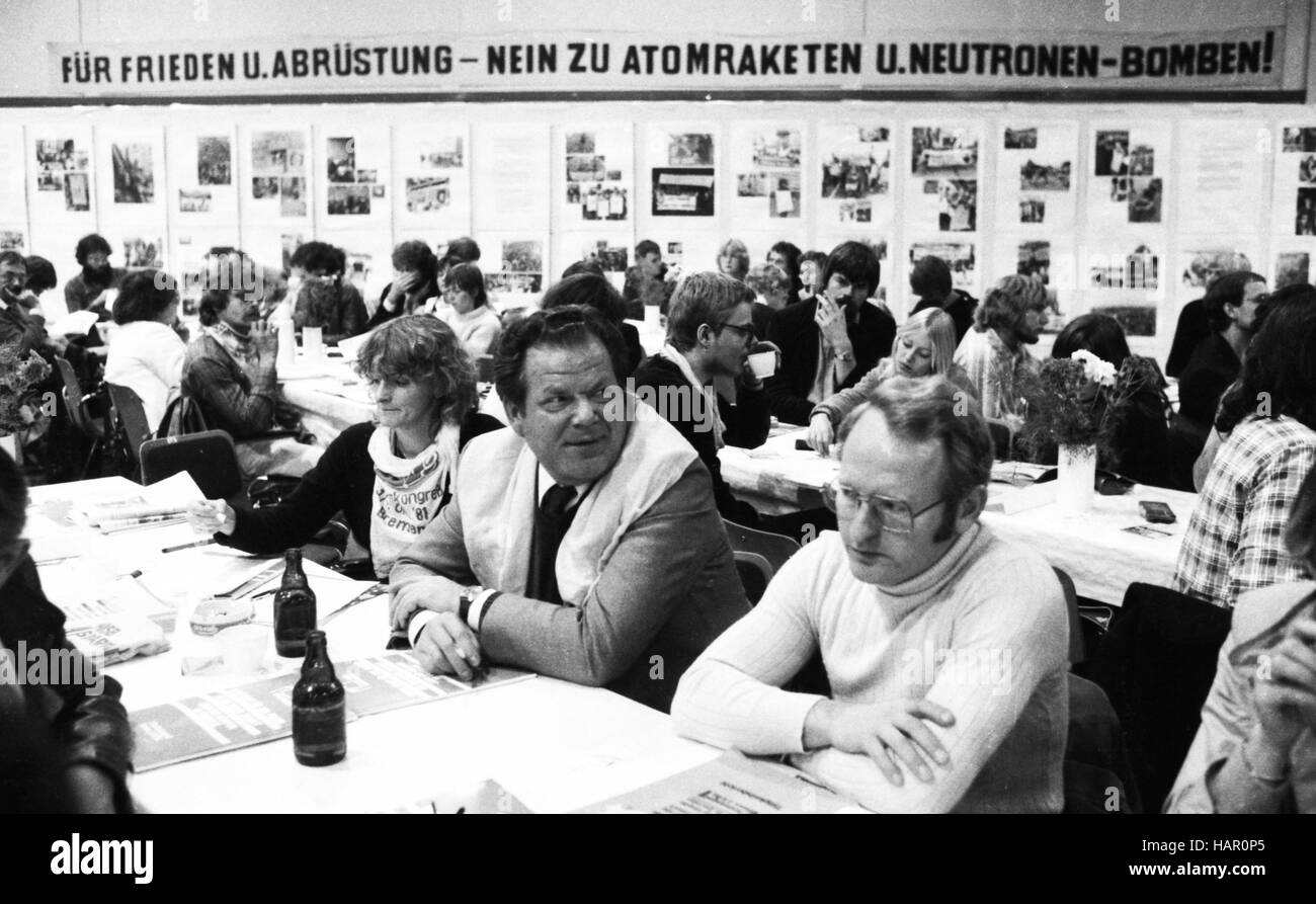 The 7th Congress of the leftist party Marxist Student Organisation Spartacus (MSB), related  to the DKP ( German Communist Party took place in October 1981 in Bremen (Germany). Herbert Mies (M). | usage worldwide Stock Photo