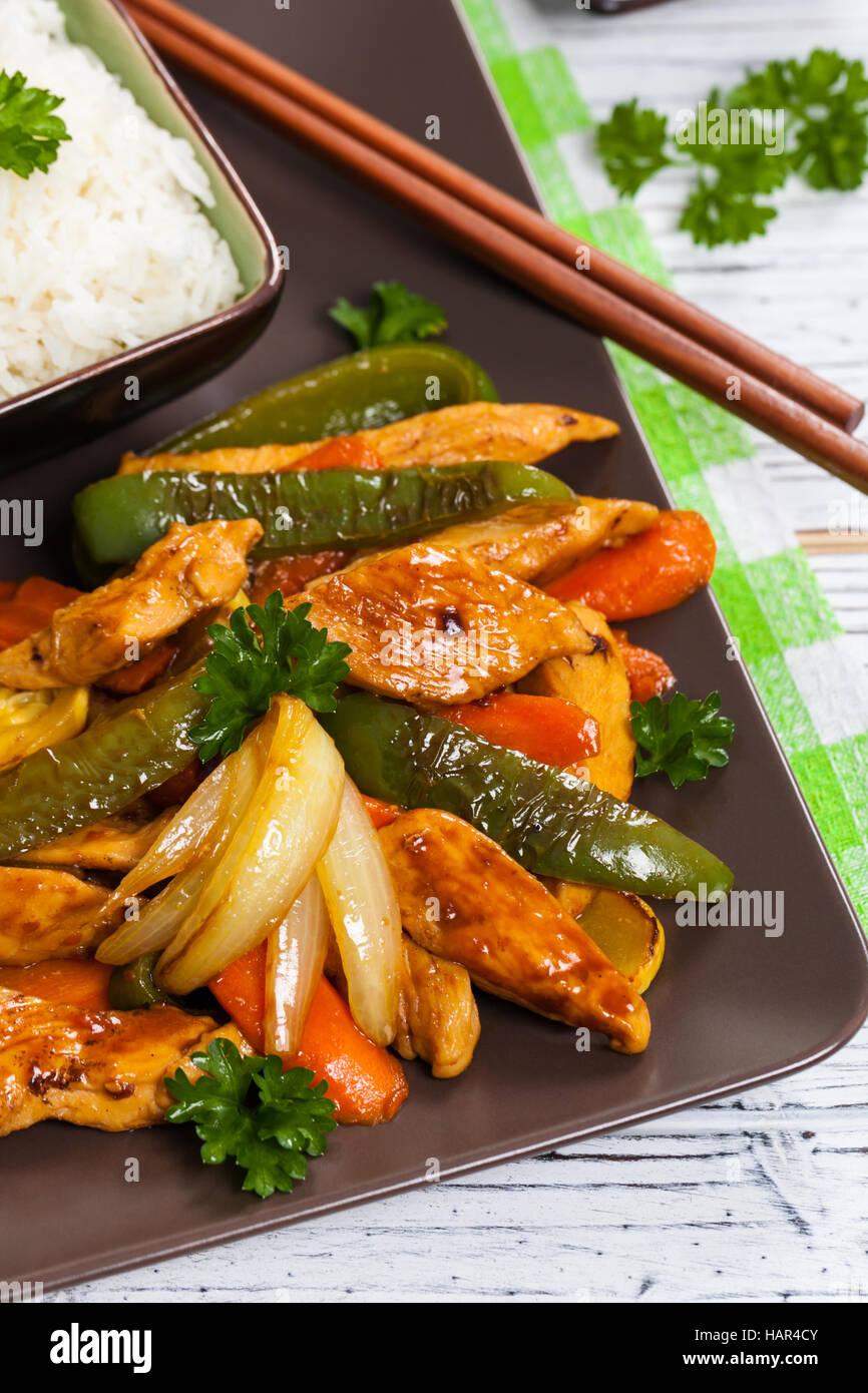 Chicken and Vegetable Asian Stir-Fry Stock Photo - Alamy
