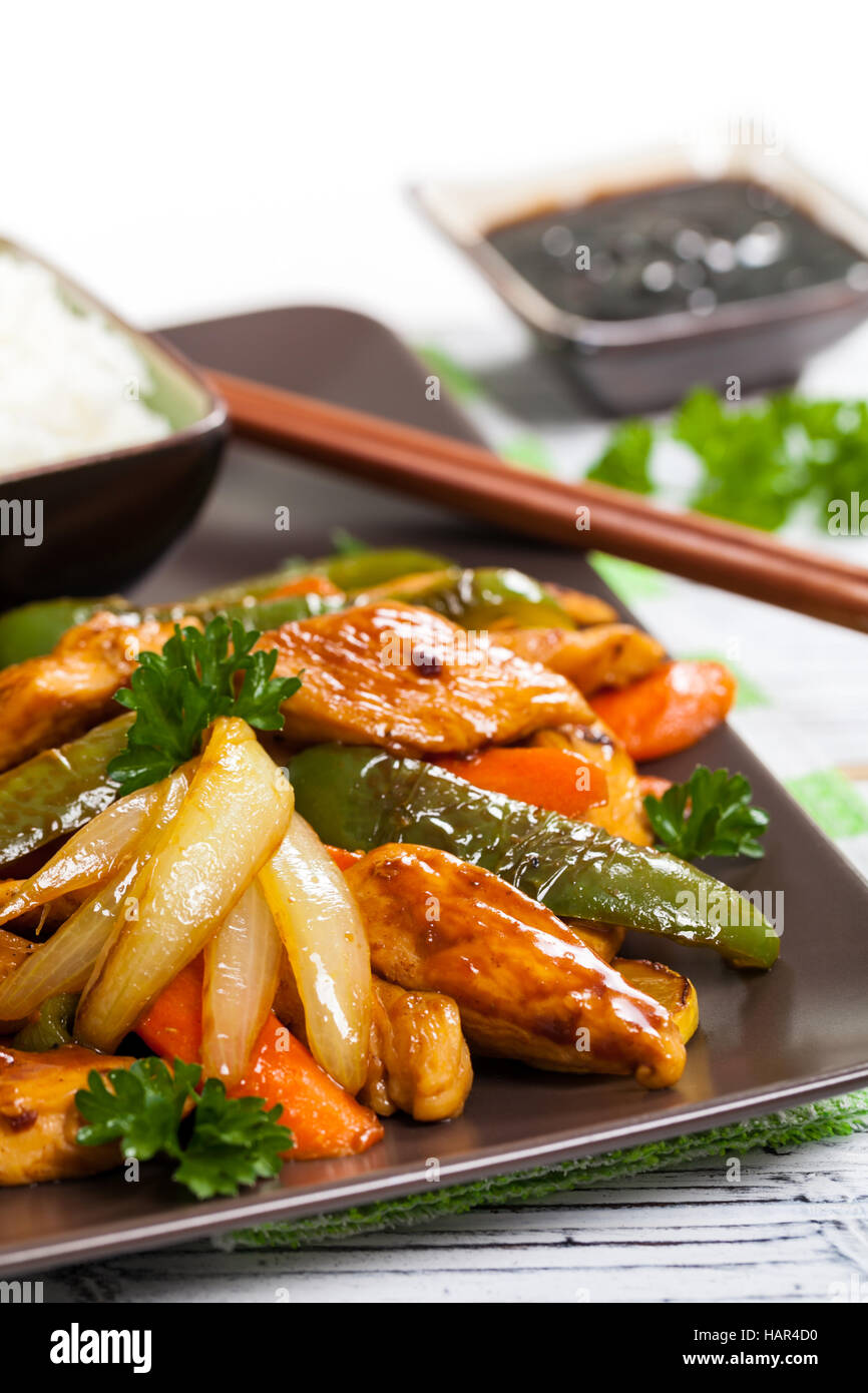Chicken and Vegetable Asian Stir-Fry Stock Photo - Alamy