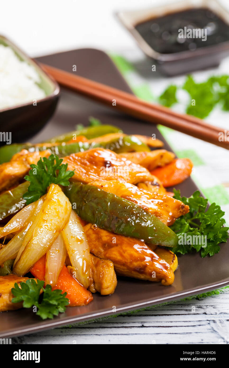 Chicken and Vegetable Asian Stir-Fry Stock Photo - Alamy