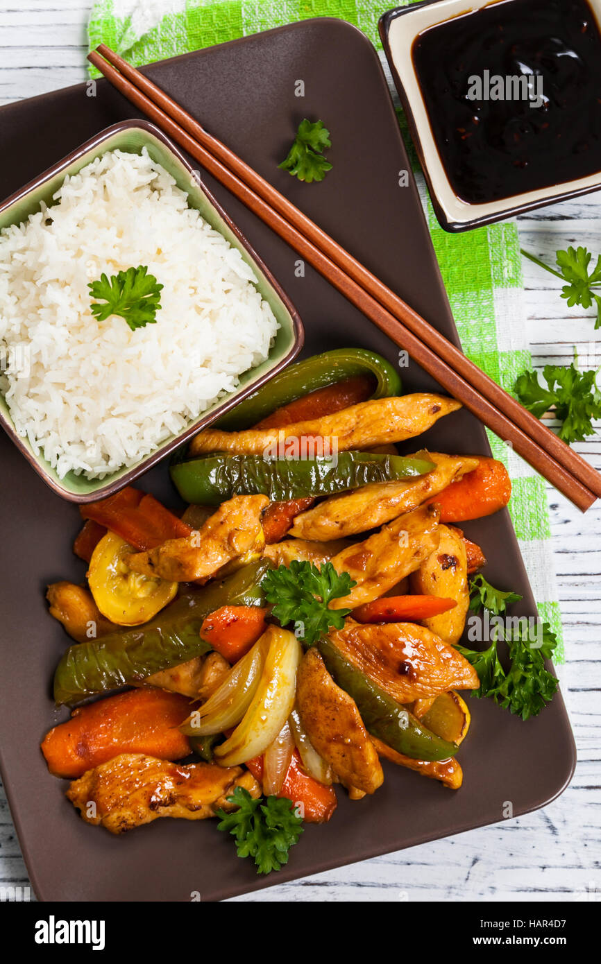 Chicken and Vegetable Asian Stir-Fry Stock Photo - Alamy