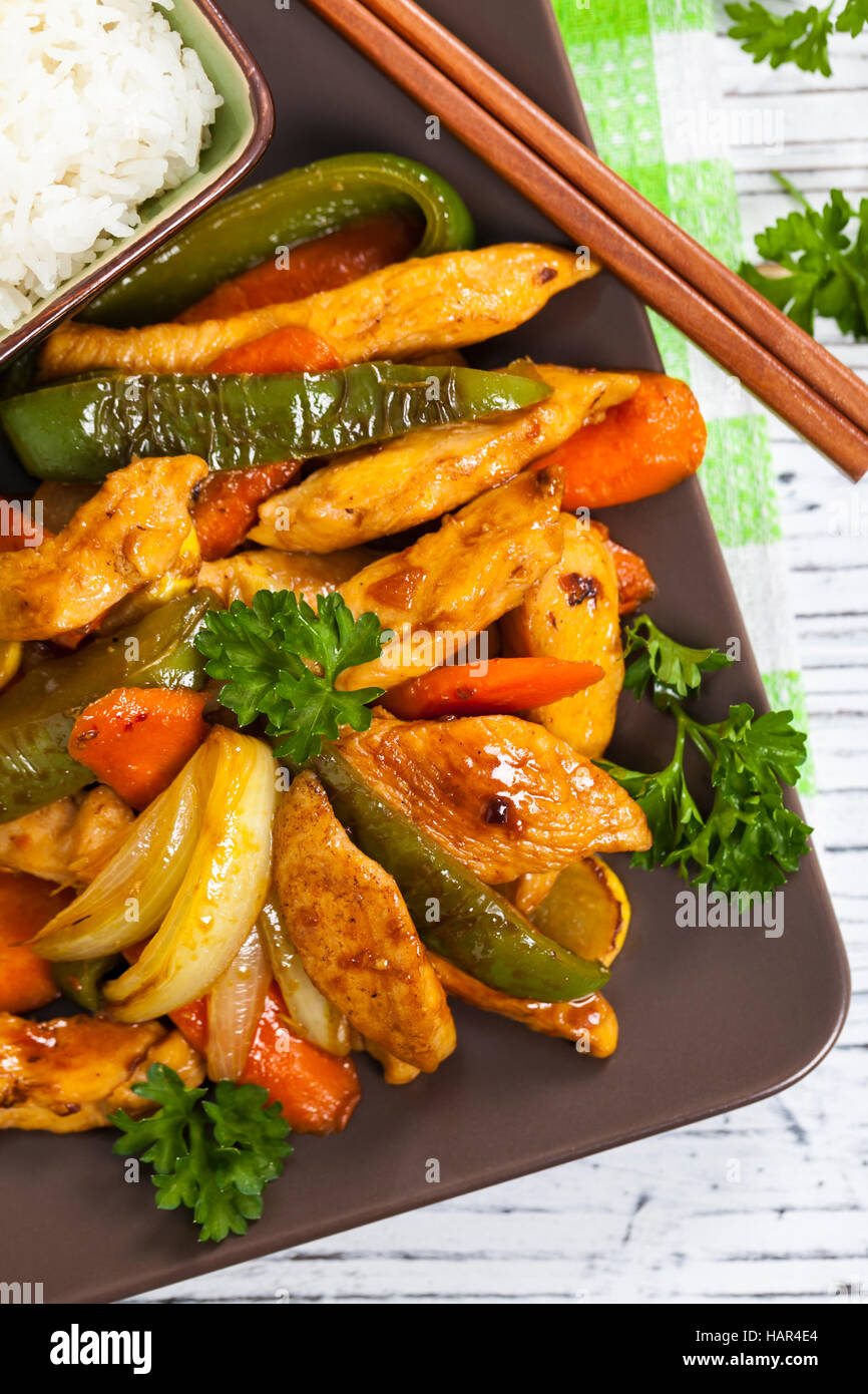 Chicken and Vegetable Asian Stir-Fry Stock Photo - Alamy