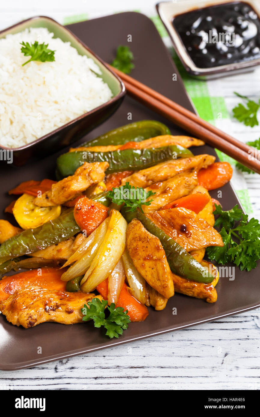 Chicken and Vegetable Asian Stir-Fry Stock Photo - Alamy