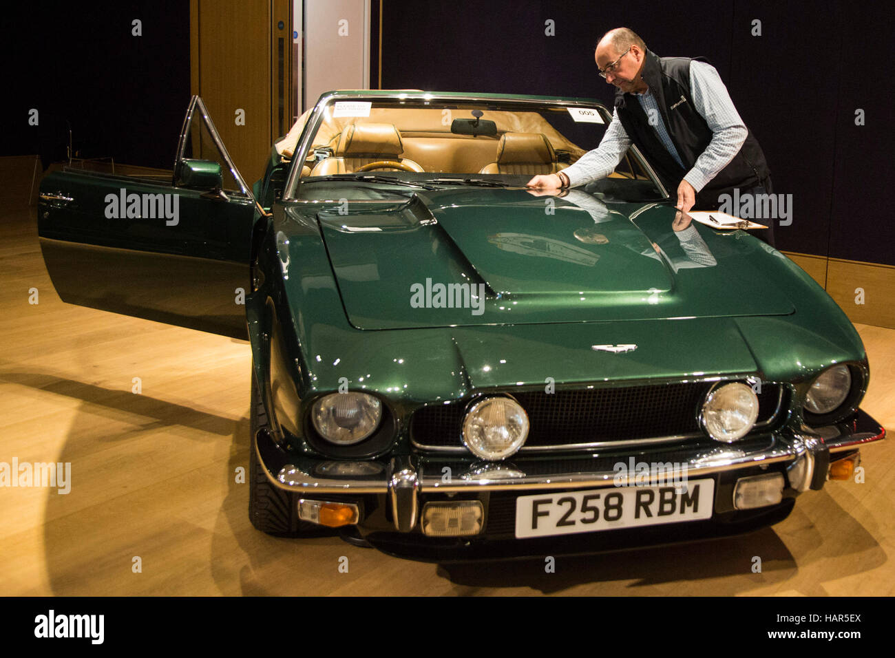 London, UK. 2 December 2016. 1988 Aston Martin V8 Vantage Volante 'Prince of Wales', 7.0 Litre. Est. GBP 600,000-700,000. Bonhams' preview of vintage and classic motor cars for their forthcoming Bond Street Sale on Sunday, 4 December 2016. Stock Photo