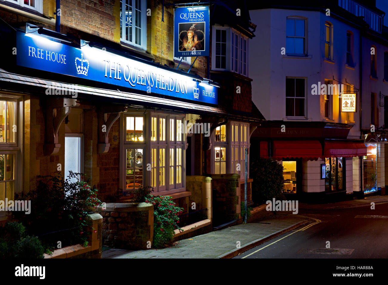 The queens head inn minehead hires stock photography and images Alamy