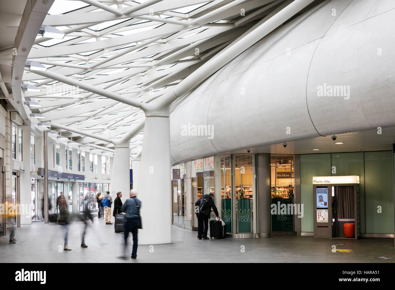 Kings Cross Station Interior Stock Photo - Alamy