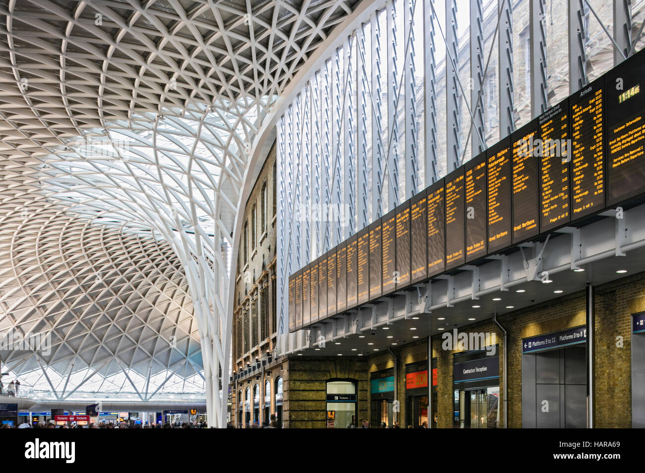 Kings Cross Station Interior Stock Photo - Alamy