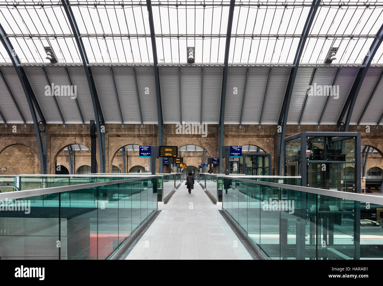 Kings Cross Station Interior Stock Photo - Alamy