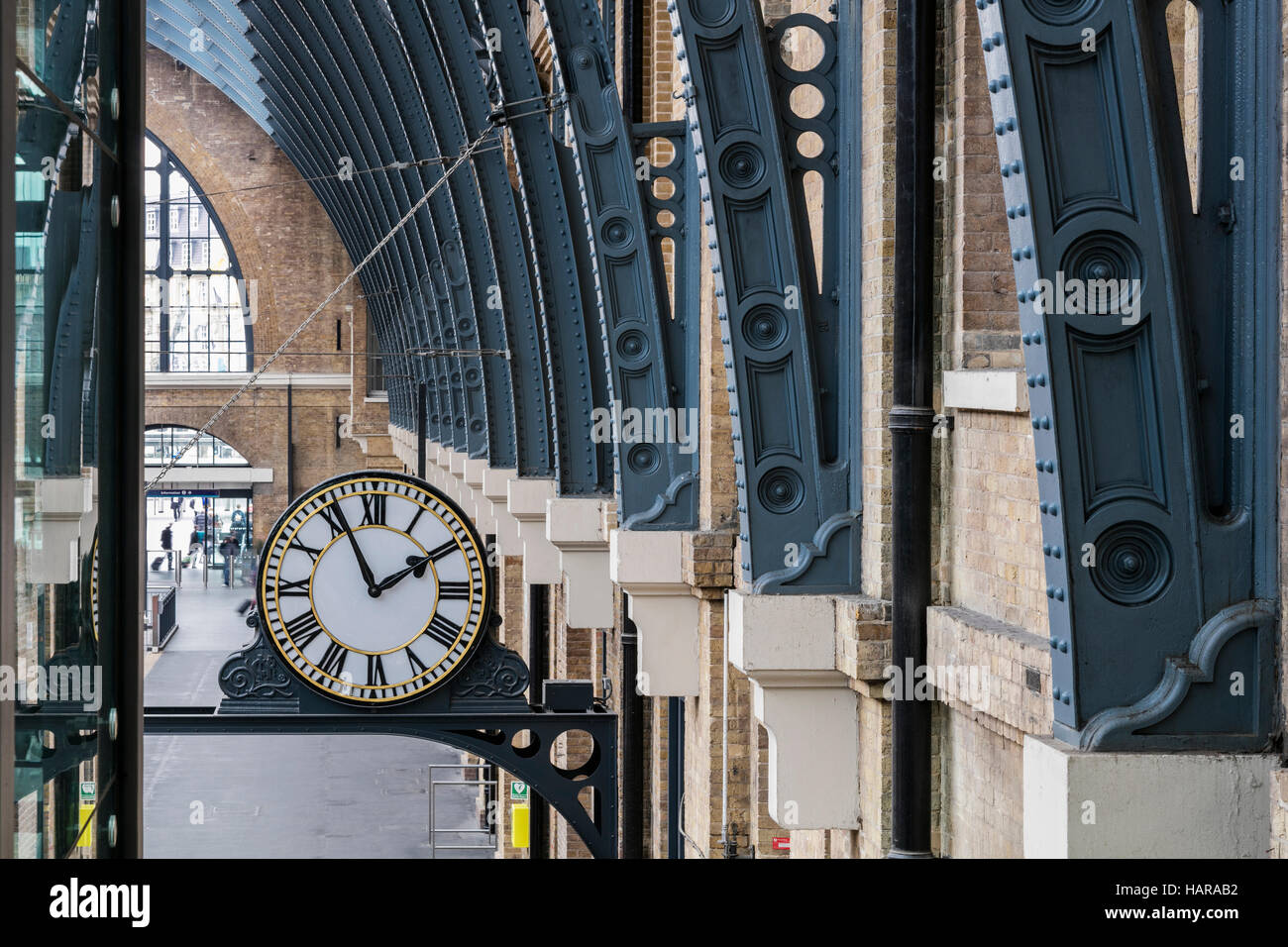 Kings Cross Station Interior Stock Photo - Alamy