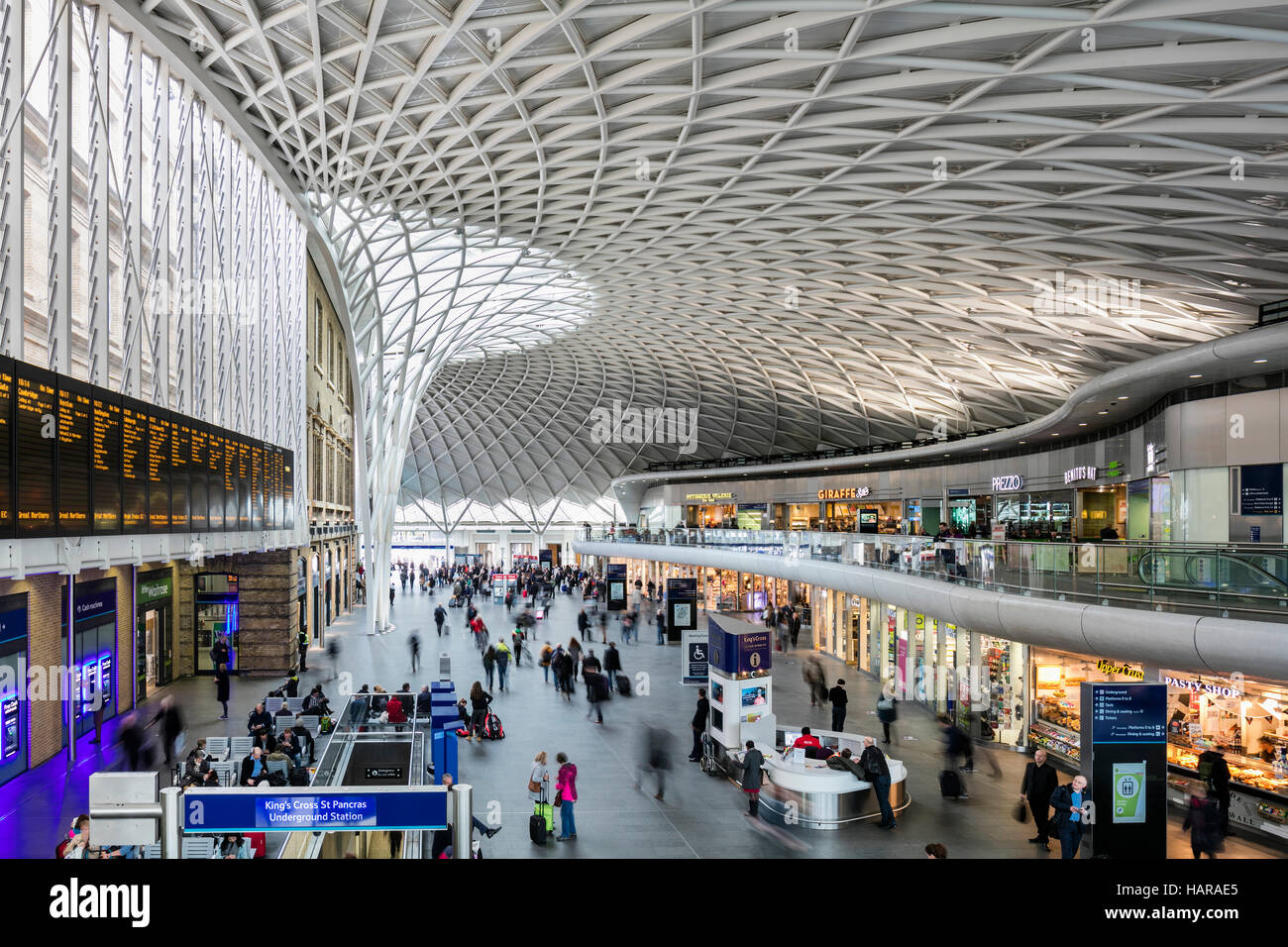 Kings Cross Station Interior Stock Photo - Alamy