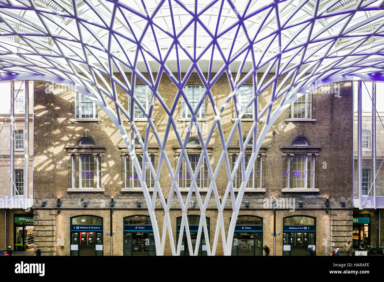 Kings Cross Station Interior Stock Photo Alamy