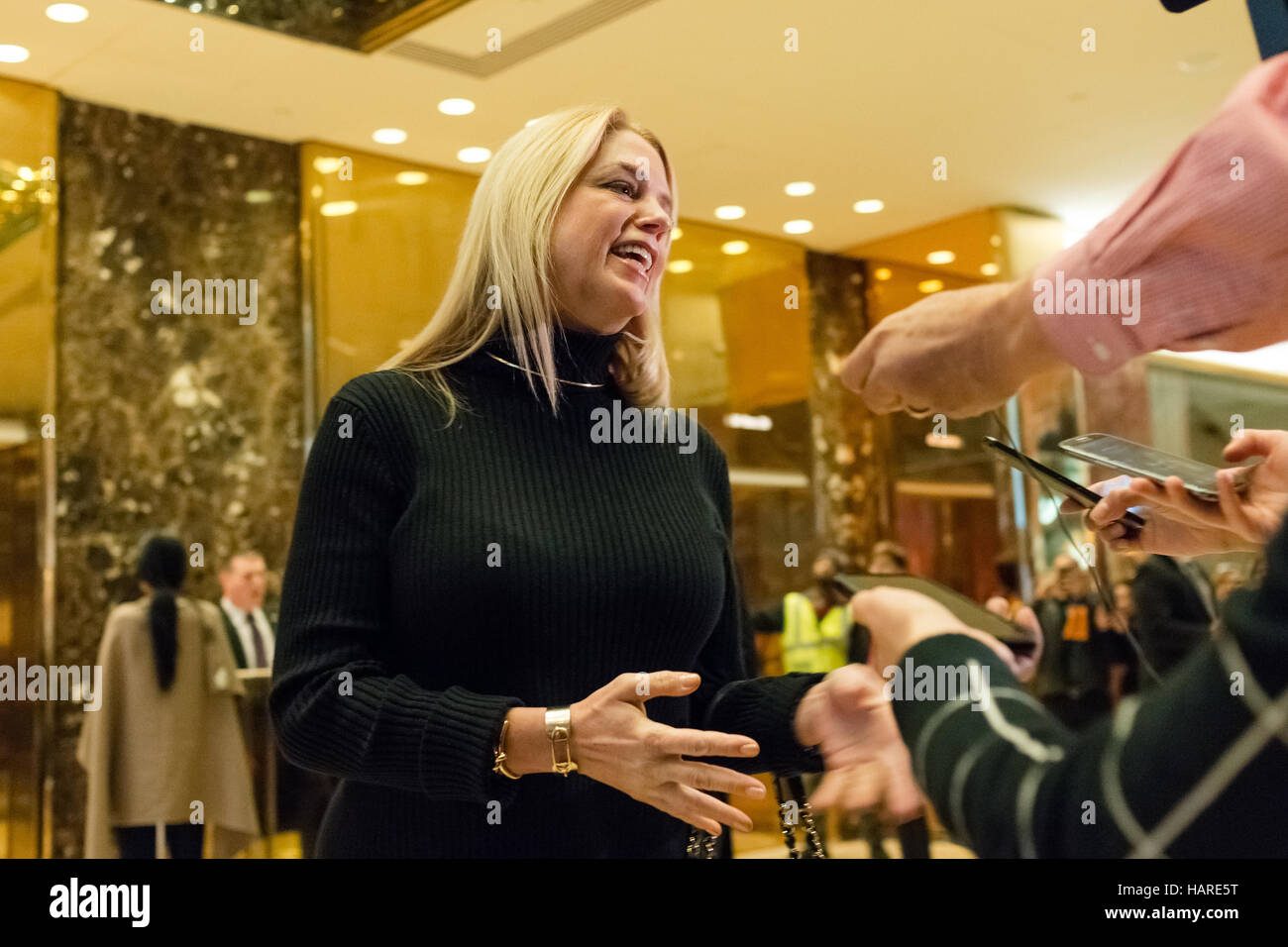 Pam bondi hi-res stock photography and images - Alamy