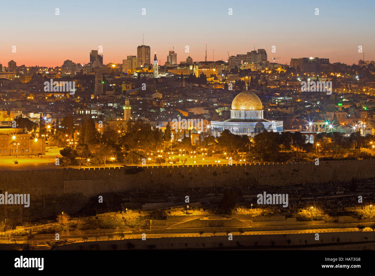 Jerusalem - The outlook from Mount of Olives to old city at dusk Stock ...