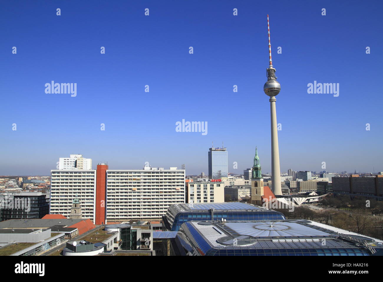 Der Berliner Fernsehturm Stock Photo Alamy Der Berliner Fernsehturm Stock Photo Alamy
