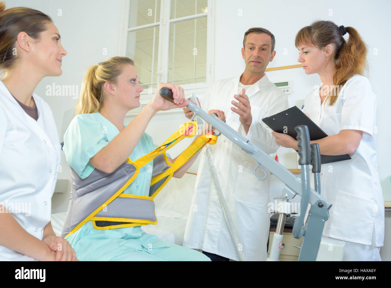 Patient bed lift hires stock photography and images Alamy