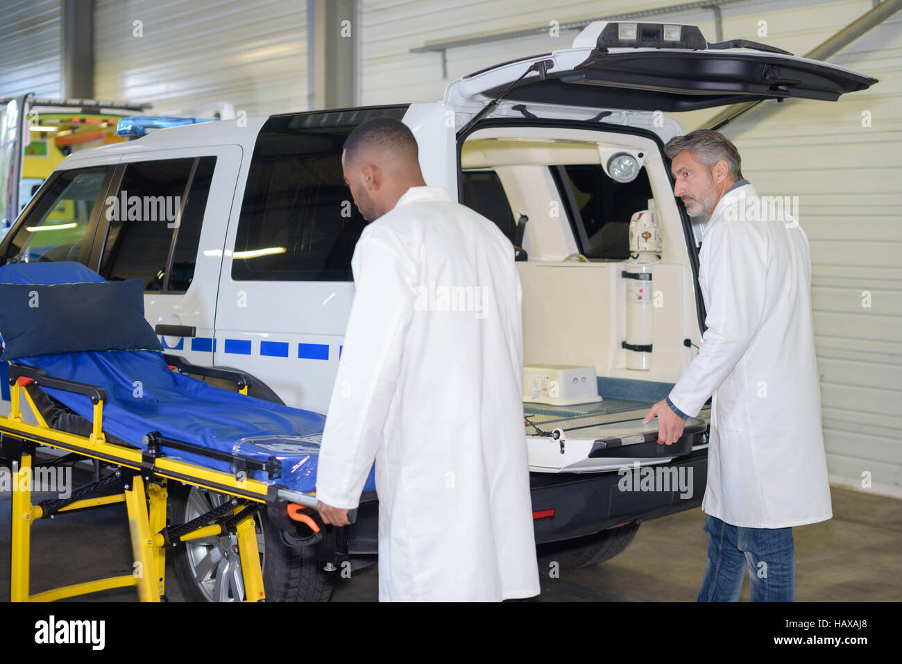 Paramedic stretcher hi-res stock photography and images - Alamy