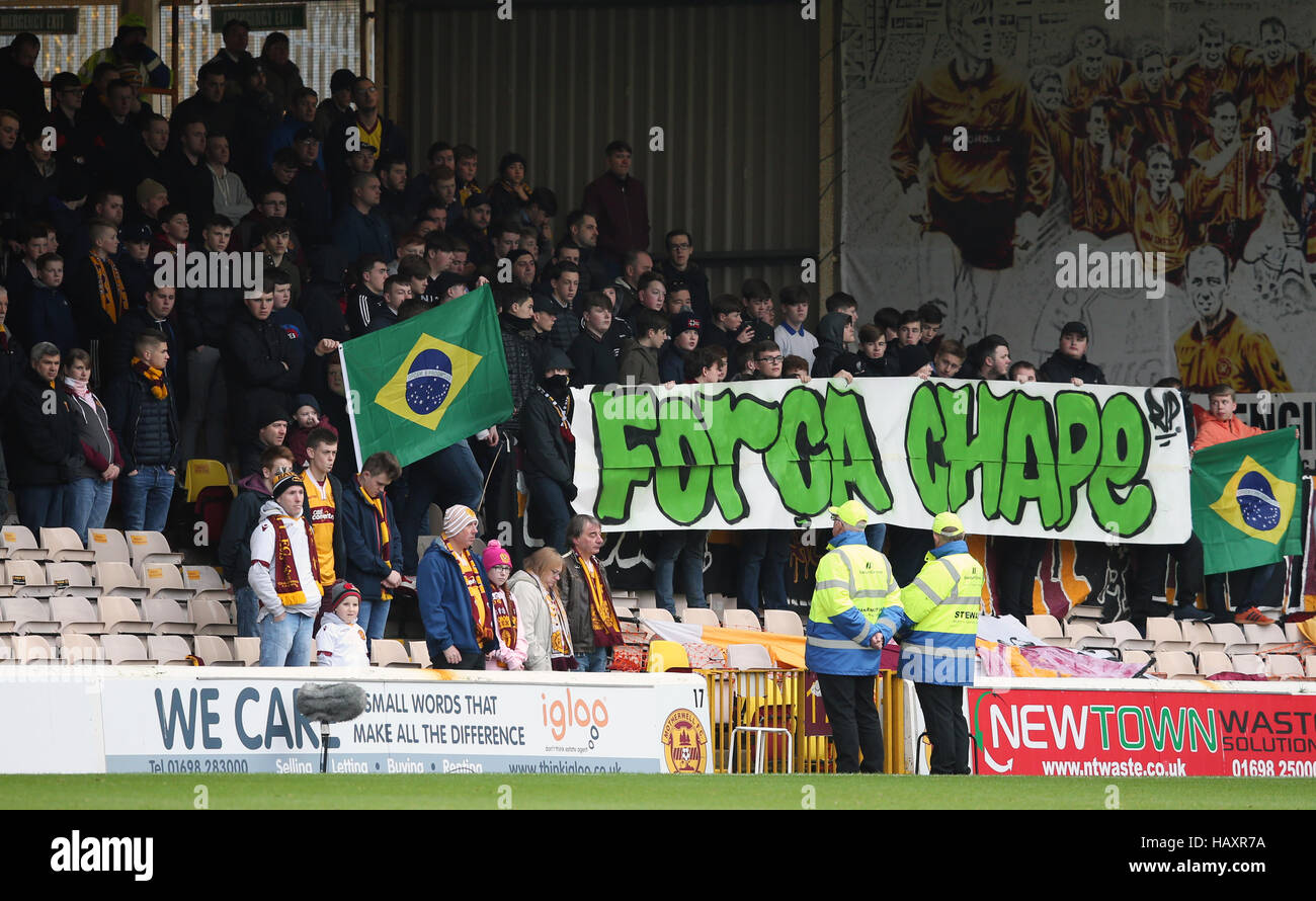 Motherwell fans display banners during the minutes silence in memory of the victims of the Chapecoense air crash before the Ladbrokes Scottish Premiership match at Fir Park, Motherwell. Stock Photo