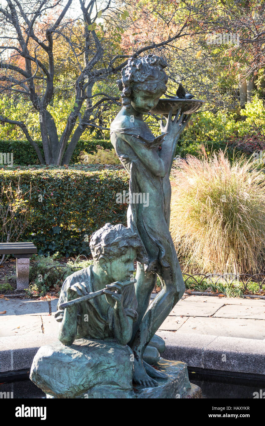 Fountain in the Conservatory Garden, Central Park, NYC, USA