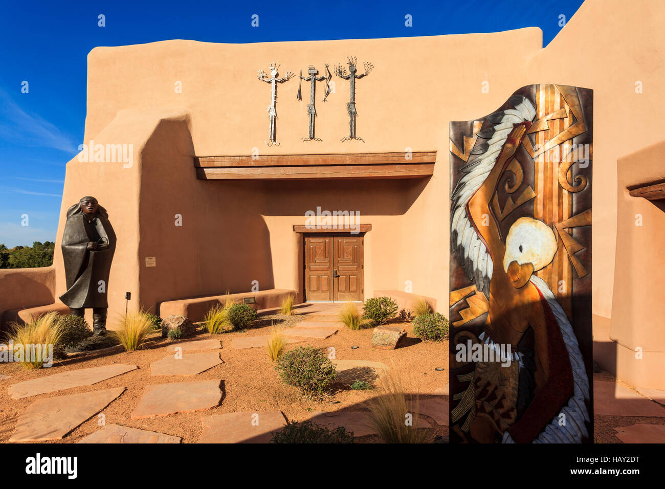 Sculpture native american indian museum hi-res stock photography and ...