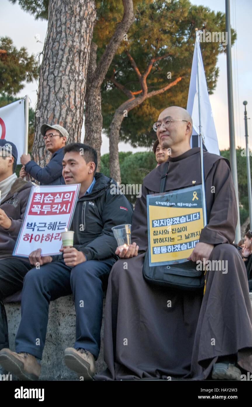 Rome, Italy. 03rd Dec, 2016. Protest of Korean demonstrators in Venezia square in Rome to demand the resignation of the President of South Korea Park Geun-hye. © Patrizia Cortellessa/Pacific Press/Alamy Live News Stock Photo