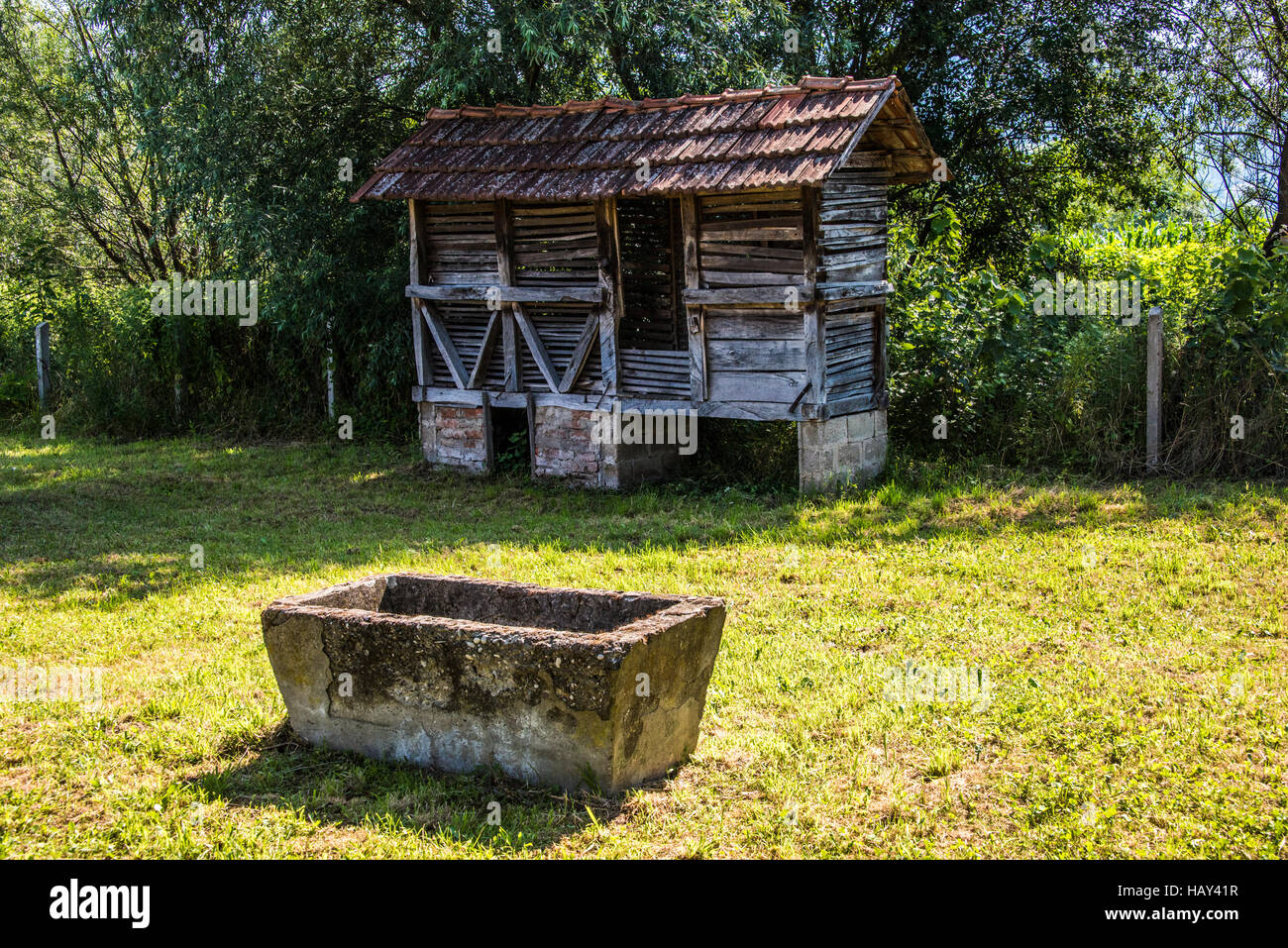 Corn crib High Resolution Stock Photography and Images Alamy