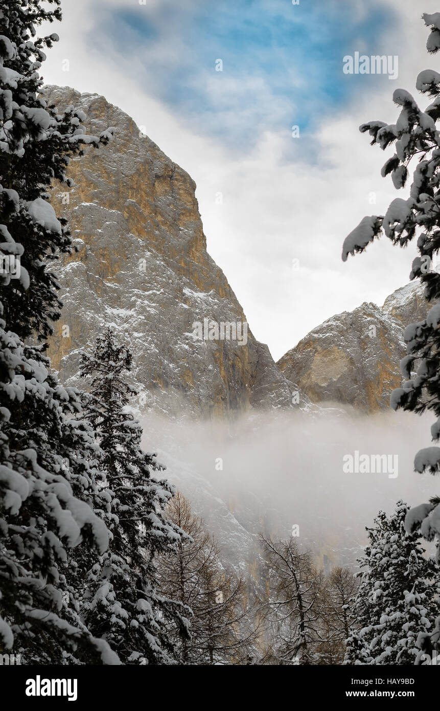 Nebel im Gebirge Stock Photo