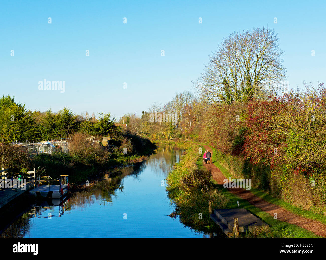 Couple walking along the towpath of the Bridgwater and Taunton Canal
