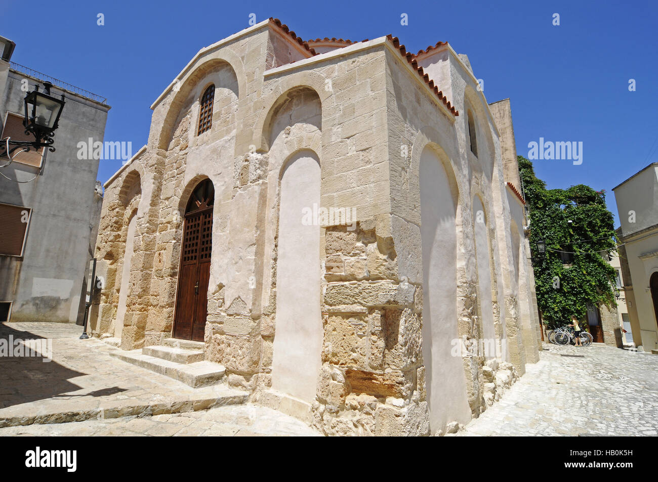 File Interno Chiesa Di San Pietro Otranto 831 Jpg Wikimedia Commons
