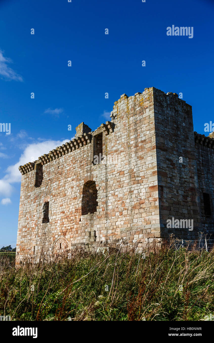 14th century castle hi-res stock photography and images - Alamy