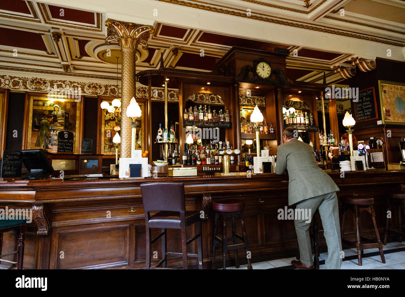 Ornate Victorian bar inside Cafe Royal, Edinburgh, Scotland Stock Photo
