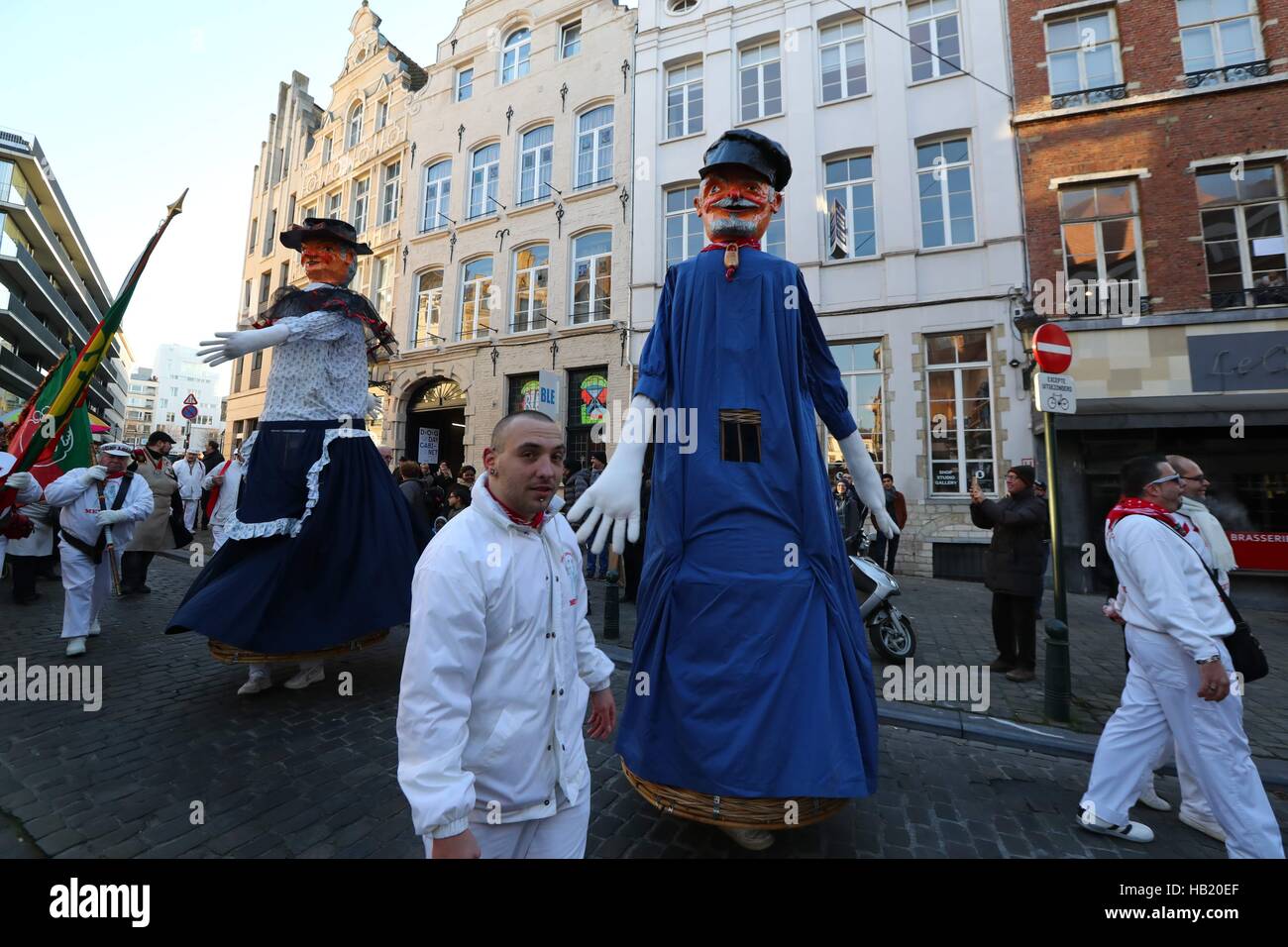 Brussels, Belgium. 3rd Dec, 2016. People participate in the Saint-Nicolas Parade in Brussels, Belgium, Dec. 3, 2016. Saint-Nicolas, who is one of the sources of the popular Christmas icon of Santa Claus, is celebrated annually on the Saint Nicholas Day. Credit:  Gong Bing/Xinhua/Alamy Live News Stock Photo