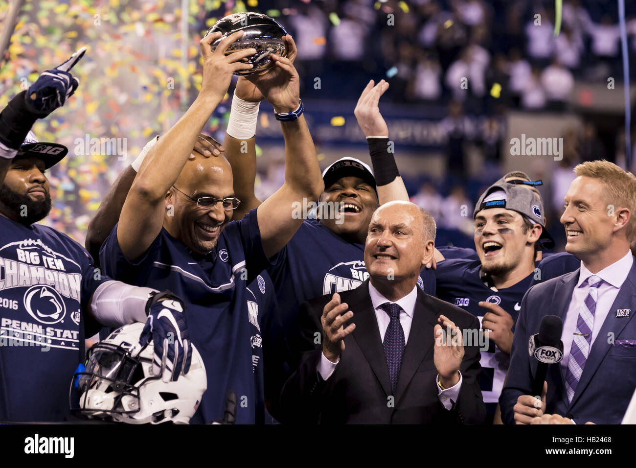 Indianapolis, Indiana, USA. 3rd Dec, 2016. December 3, 2016 - Indianapolis, Indiana - Penn State Nittany Lions head coach James Franklin and Penn State celebrates after the Big Ten Championship game between Penn State Nittany Lions and Wisconsin Badgers at Lucas Oil Stadium. Penn State won 38-31. © Scott Taetsch/ZUMA Wire/Alamy Live News Stock Photo