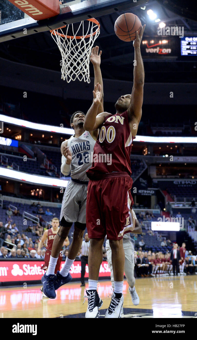 Washington, DC, USA. 4th Dec, 2016. Elon forward BRIAN DAWKINS (00) scores against Georgetown guard RODNEY PRYOR (23) in the first half of a BB&T Classic game at the Verizon Center in Washington. Credit:  Chuck Myers/ZUMA Wire/Alamy Live News Stock Photo