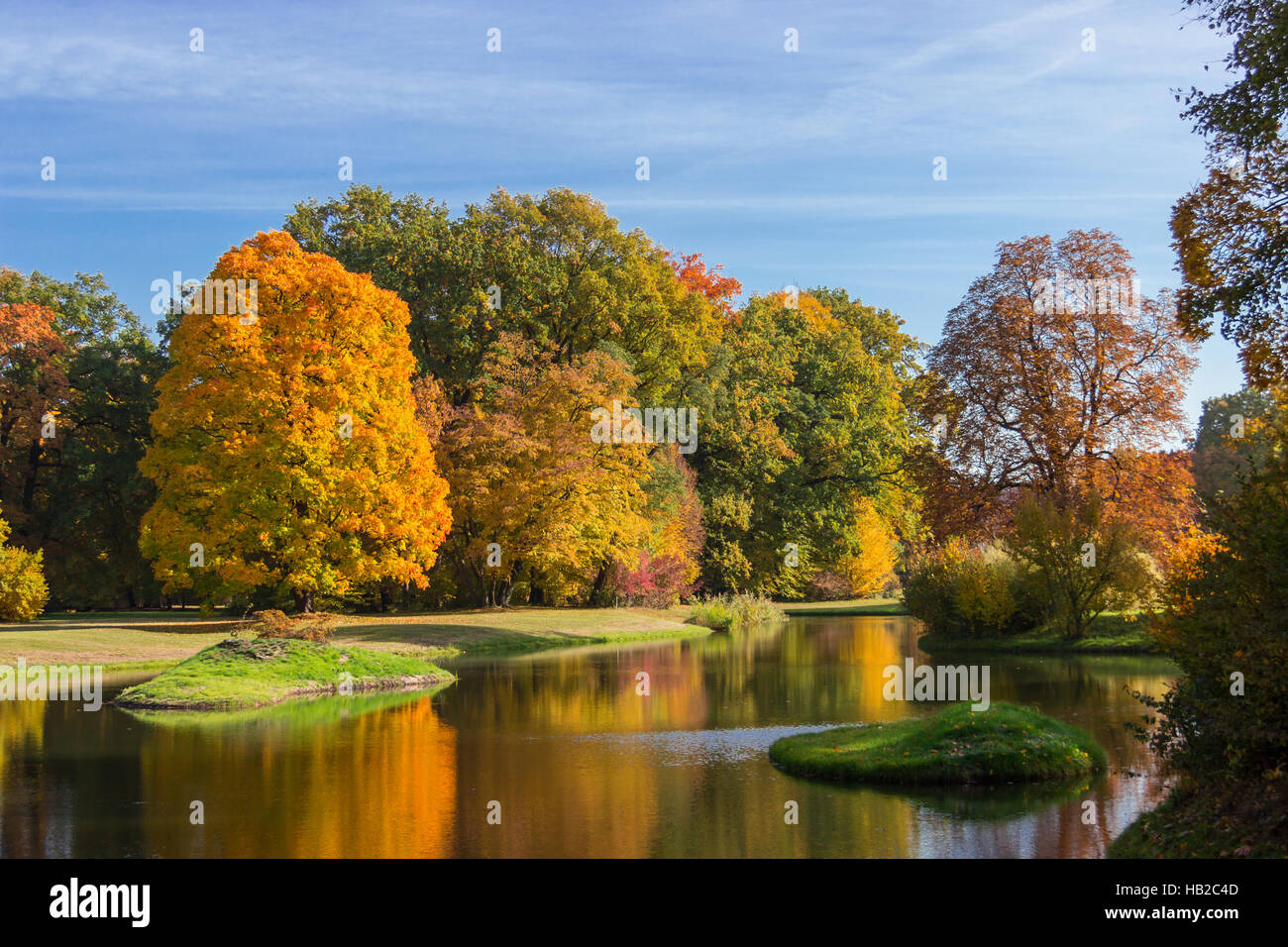 Fall gelb hi-res stock photography and images - Alamy