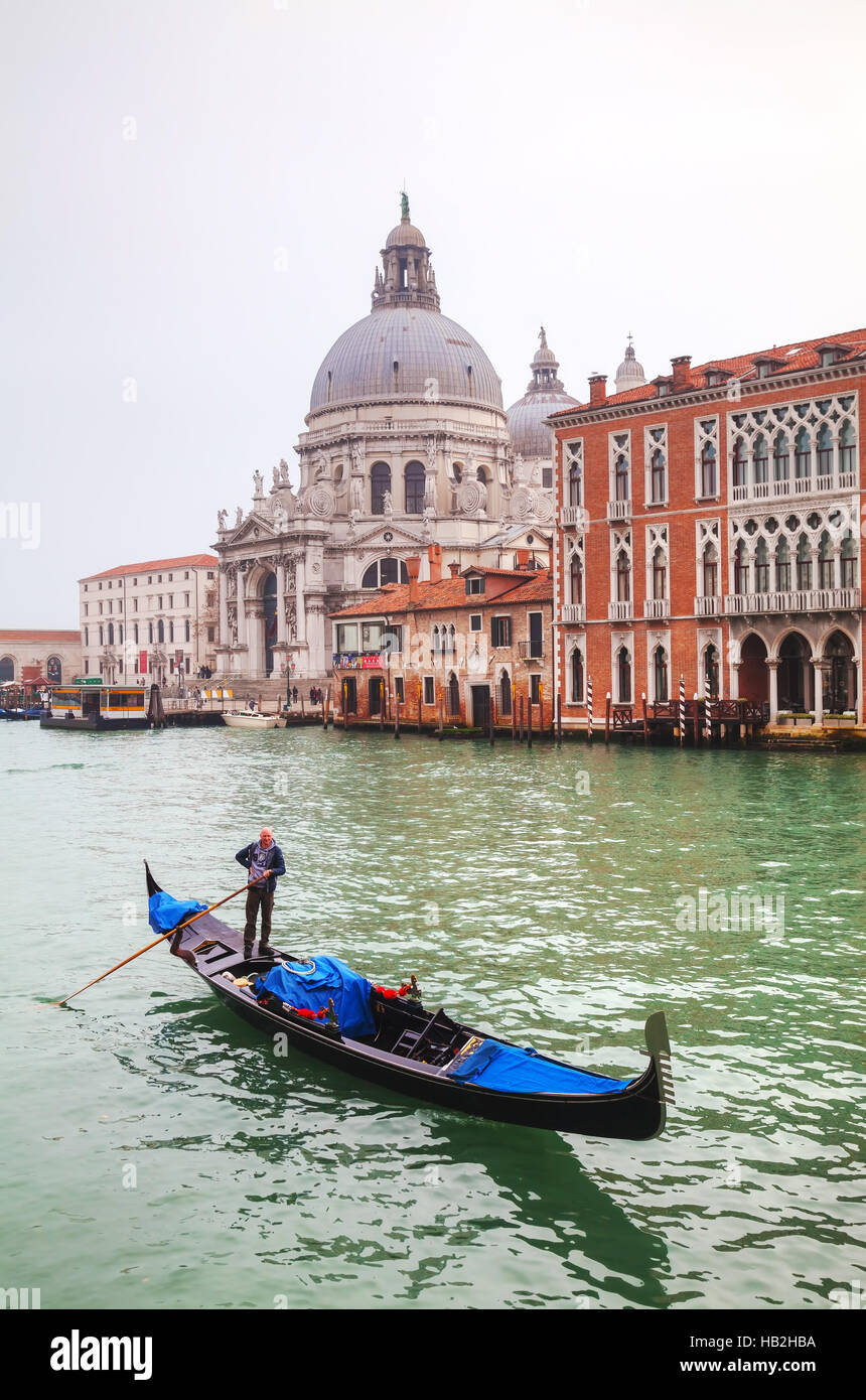 Venice gondola hi-res stock photography and images - Alamy