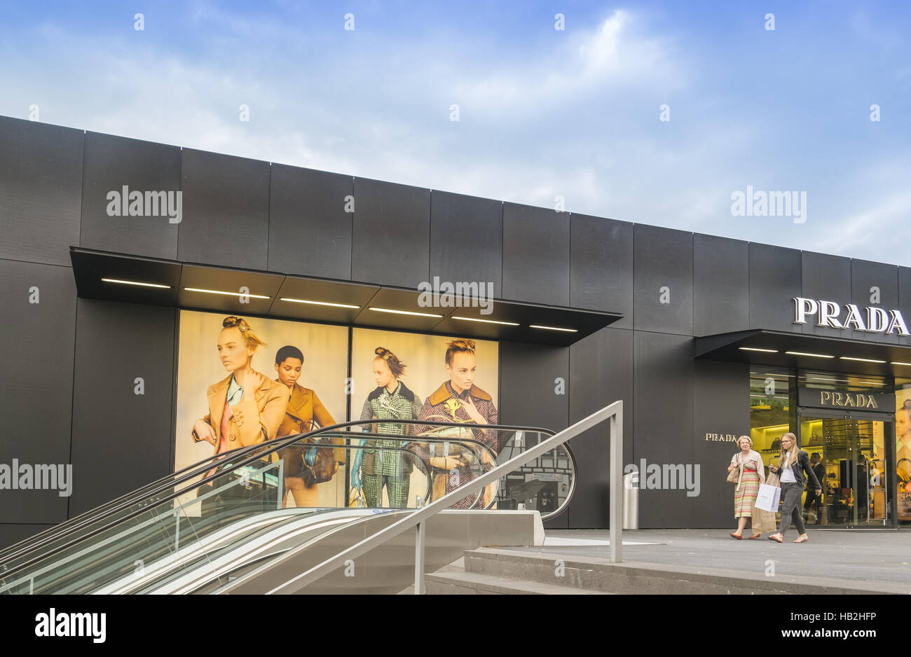 LA ROCA VILLAGE, BARCELONA, SPAIN - MARCH 17, 2018 : Prada store at the outlet  shopping mall La Roca Stock Photo - Alamy