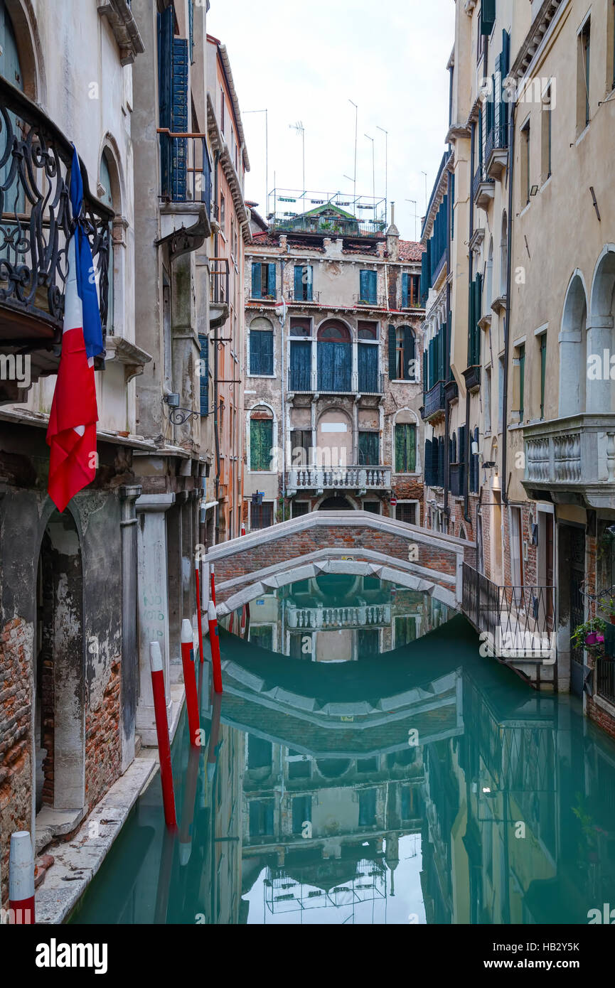 Bridge narrow canal hi-res stock photography and images - Alamy