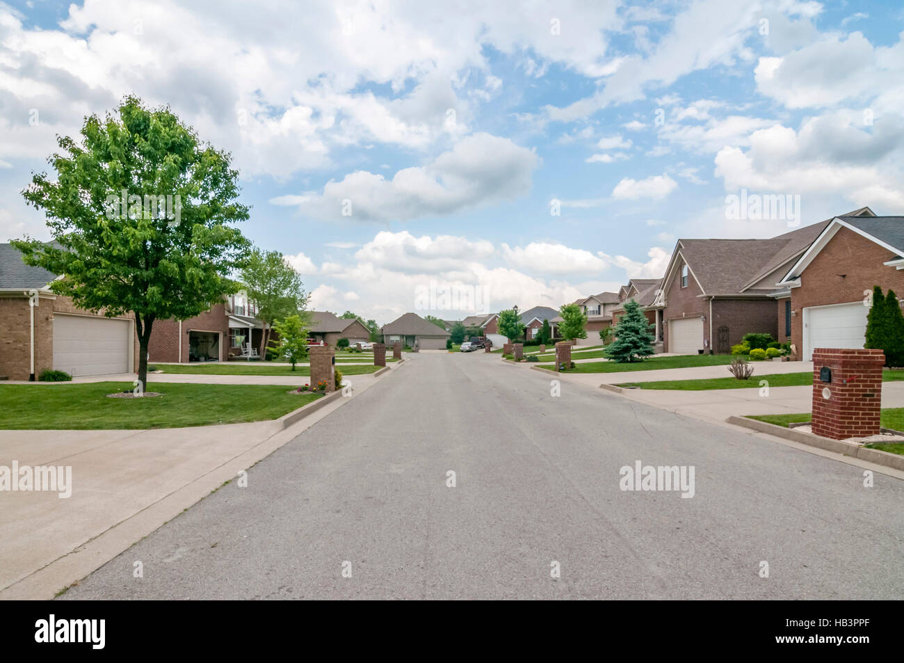 Neighborhood street in Midwest American suburb Stock Photo Alamy