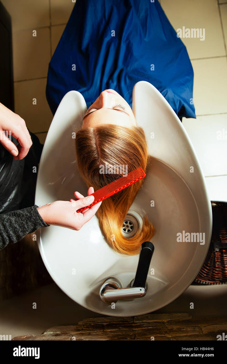 Young girls beauty salon hi-res stock photography and images - Alamy